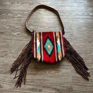 I’m selling a American darling saddle blanket purse! Only used a couple of times